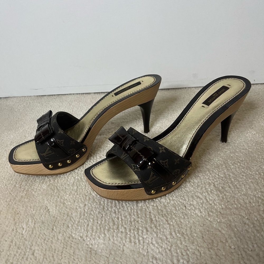 NWOT Louis Vuitton brown/bronze heeled sandals size 39 1/2 Y2K